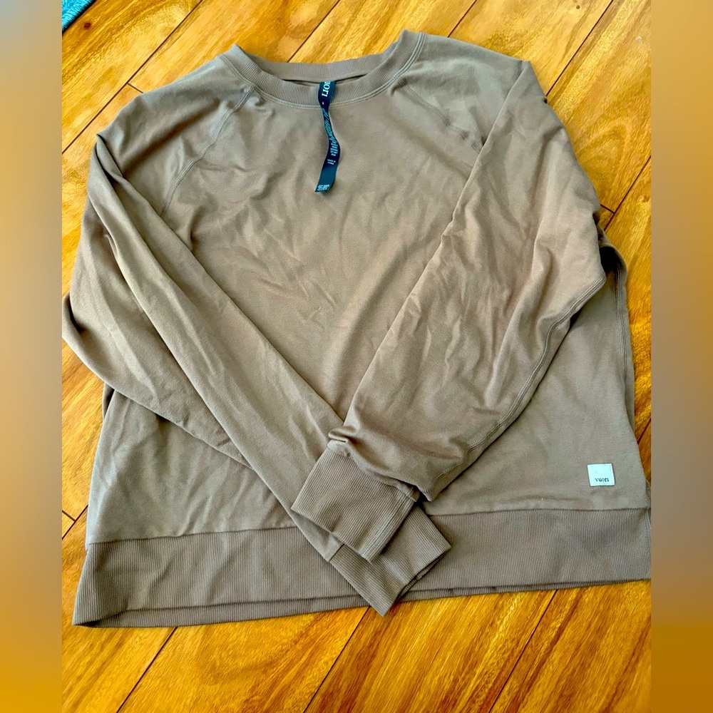 Vuori long sleeve halo crew